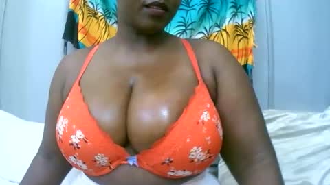 Snapshot of sexxi_ebony chatting on December 20, 5:58 am sexxi_ebony online show from December 20, 5:58 am