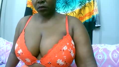 Snapshot of sexxi_ebony chatting on December 23, 3:48 am sexxi_ebony online show from December 23, 3:48 am