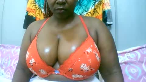Snapshot of sexxi_ebony chatting on January 16, 8:07 am sexxi_ebony online show from January 16, 8:07 am