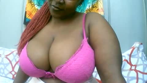 Snapshot of sexxi_ebony chatting on January 18, 6:17 am sexxi_ebony online show from January 18, 6:17 am