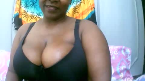 Snapshot of sexxi_ebony chatting on February 3, 1:16 pm sexxi_ebony online show from February 3, 1:16 pm