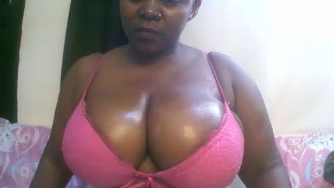 Snapshot of sexxi_ebony chatting on April 12, 8:08 am sexxi_ebony online show from April 12, 8:08 am
