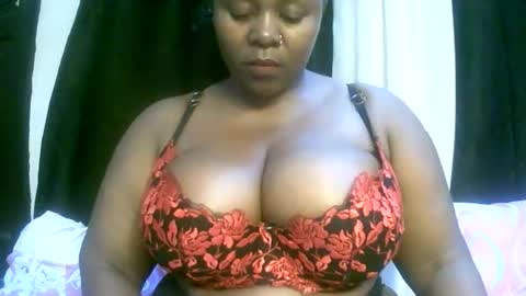 Snapshot of sexxi_ebony chatting on April 15, 8:20 pm sexxi_ebony online show from April 15, 8:20 pm