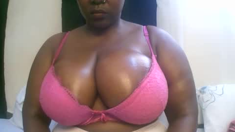 Snapshot of sexxi_ebony chatting on April 21, 8:09 am sexxi_ebony online show from April 21, 8:09 am
