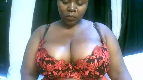 Snapshot of sexxi_ebony chatting on April 23, 1:57 pm sexxi_ebony online show from April 23, 1:57 pm