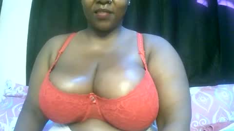 Snapshot of sexxi_ebony chatting on May 1, 12:21 pm sexxi_ebony online show from May 1, 12:21 pm