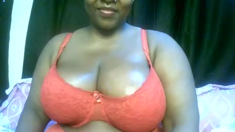Snapshot of sexxi_ebony chatting on May 2, 7:35 am sexxi_ebony online show from May 2, 7:35 am