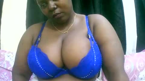 Snapshot of sexxi_ebony chatting on May 6, 1:25 am sexxi_ebony online show from May 6, 1:25 am