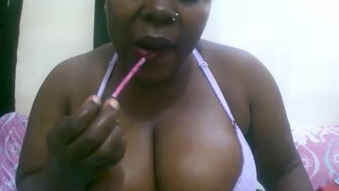 Snapshot of sexxi_ebony chatting on May 7, 3:56 am sexxi_ebony online show from May 7, 3:56 am