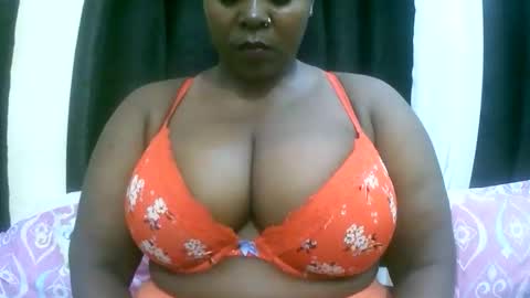 Snapshot of sexxi_ebony chatting on May 9, 8:52 am sexxi_ebony online show from May 9, 8:52 am