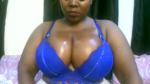 Snapshot of sexxi_ebony chatting on May 9, 8:58 pm sexxi_ebony online show from May 9, 8:58 pm