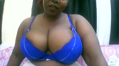 Snapshot of sexxi_ebony chatting on May 10, 9:47 am sexxi_ebony online show from May 10, 9:47 am