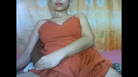 Snapshot of sexxiemegummi chatting on December 16, 6:10 am Megummi or Meg online show from December 16, 6:10 am