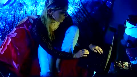 Leeah CloudZzz online show from March 22, 8:51 am