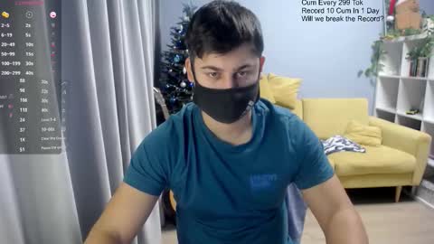 Snapshot of sexxxdickbig chatting on December 18, 7:47 am Tommy online show from December 18, 7:47 am