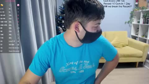 Snapshot of sexxxdickbig chatting on December 21, 1:07 pm Tommy online show from December 21, 1:07 pm