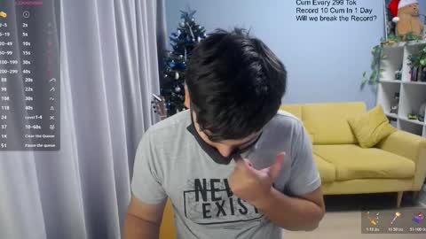 Snapshot of sexxxdickbig chatting on January 7, 8:06 am Tommy online show from January 7, 8:06 am