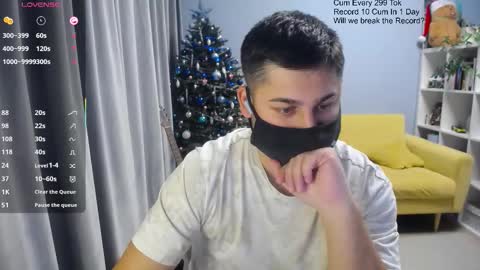 Snapshot of sexxxdickbig chatting on January 18, 6:34 pm Tommy online show from January 18, 6:34 pm