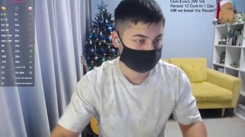 Snapshot of sexxxdickbig chatting on January 19, 7:45 am Tommy online show from January 19, 7:45 am