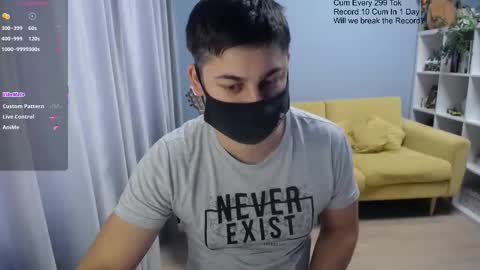 Snapshot of sexxxdickbig chatting on February 4, 7:14 am Tommy online show from February 4, 7:14 am