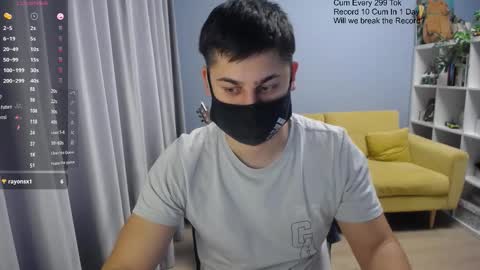 Snapshot of sexxxdickbig chatting on February 7, 8:29 am Tommy online show from February 7, 8:29 am