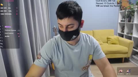 Snapshot of sexxxdickbig chatting on February 18, 10:00 am Tommy online show from February 18, 10:00 am