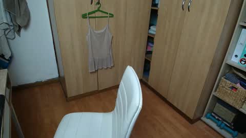 Snapshot of sexxxycrystali chatting on September 26, 9:24 am sexxxycrystali online show from September 26, 9:24 am