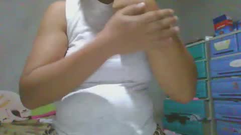 Snapshot of sexxxymomsh chatting on February 20, 7:21 am sexxxymomsh online show from February 20, 7:21 am