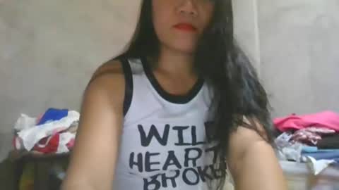 Snapshot of sexxxymomsh chatting on April 4, 2:43 am sexxxymomsh online show from April 4, 2:43 am