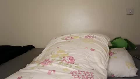 kisses online show from March 23, 12:20 pm