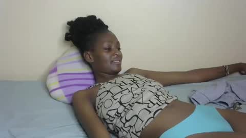 Snapshot of sexxy_bum23 chatting on February 7, 12:28 pm sexxy bum online show from February 7, 12:28 pm