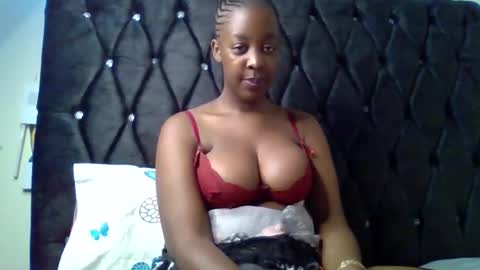 Snapshot of sexxy_chery chatting on March 12, 12:17 am sexxy_chery online show from March 12, 12:17 am