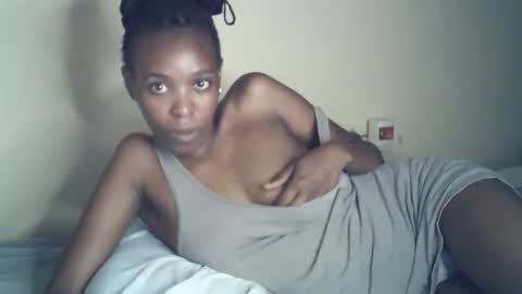 sexxy_curvy23 online show from May 7, 6:02 pm