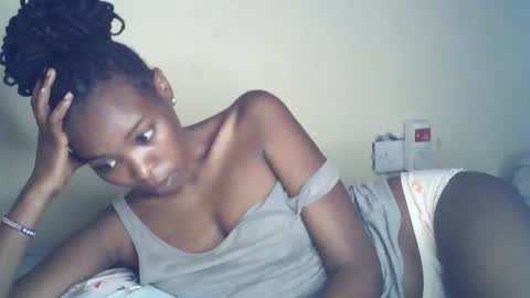 sexxy_curvy23 online show from May 9, 2:17 am