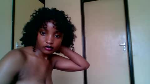 sexxy_daisyy online show from March 24, 6:07 am