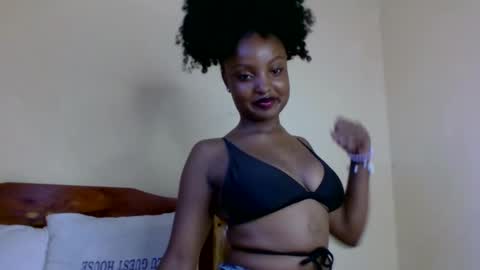sexxy_daisyy online show from April 8, 6:24 am
