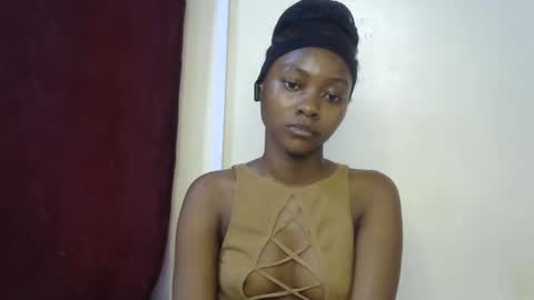 Snapshot of sexxy_divaa chatting on April 19, 8:02 am vicky online show from April 19, 8:02 am