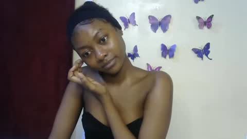 Snapshot of sexxy_divaa chatting on May 7, 5:07 pm vicky online show from May 7, 5:07 pm