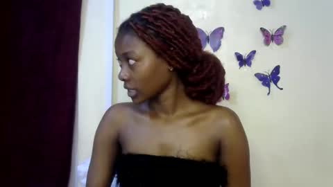 Snapshot of sexxy_divaa chatting on May 29, 2:42 am vicky online show from May 29, 2:42 am