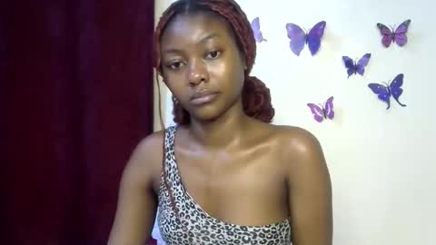 Snapshot of sexxy_divaa chatting on June 4, 3:18 pm vicky online show from June 4, 3:18 pm