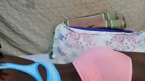Snapshot of sexxy_maya1 chatting on June 7, 8:29 am sexxy_maya1 online show from June 7, 8:29 am