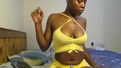 Snapshot of sexxybadie chatting on March 5, 12:23 pm Sexxy babe online show from March 5, 12:23 pm