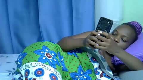 Snapshot of sexxybuttie chatting on April 12, 5:07 pm African Queen online show from April 12, 5:07 pm