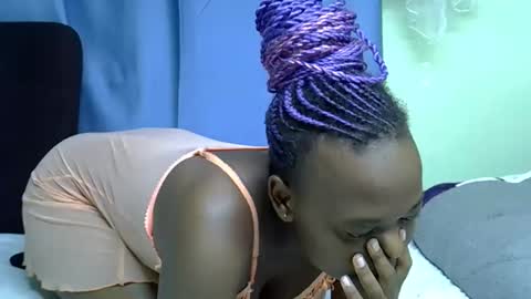 Snapshot of sexxybuttie chatting on April 21, 2:51 am African Queen online show from April 21, 2:51 am