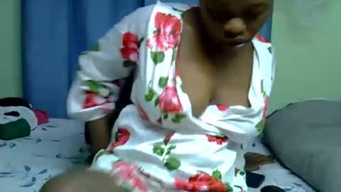 Snapshot of sexxybuttie chatting on April 26, 2:59 pm African Queen online show from April 26, 2:59 pm