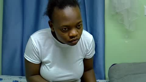 Snapshot of sexxybuttie chatting on May 1, 3:33 am African Queen online show from May 1, 3:33 am