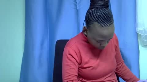 Snapshot of sexxybuttie chatting on May 6, 1:57 am African Queen online show from May 6, 1:57 am
