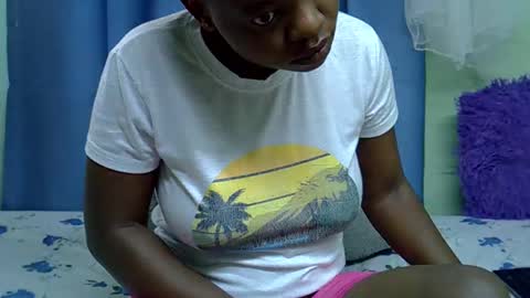 Snapshot of sexxybuttie chatting on May 18, 6:52 am African Queen online show from May 18, 6:52 am