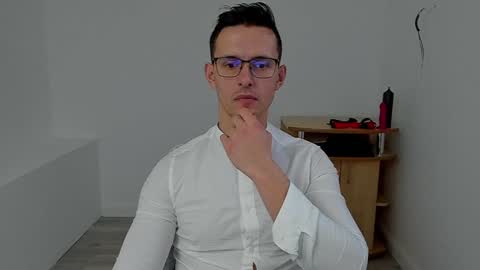 Snapshot of sexxymuscles4u chatting on December 2, 12:29 pm Sexxymuscles4U online show from December 2, 12:29 pm