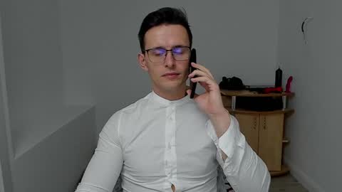 Snapshot of sexxymuscles4u chatting on December 12, 5:59 pm Sexxymuscles4U online show from December 12, 5:59 pm